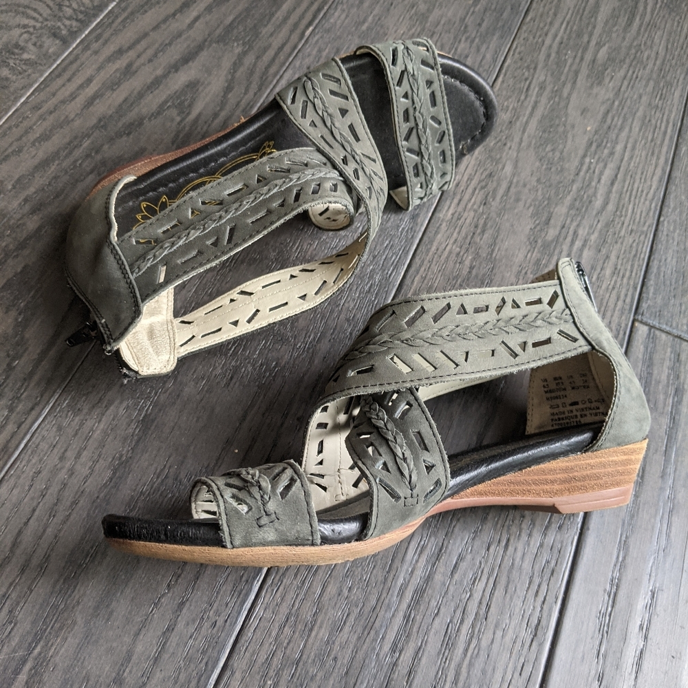 Hush puppy sandals